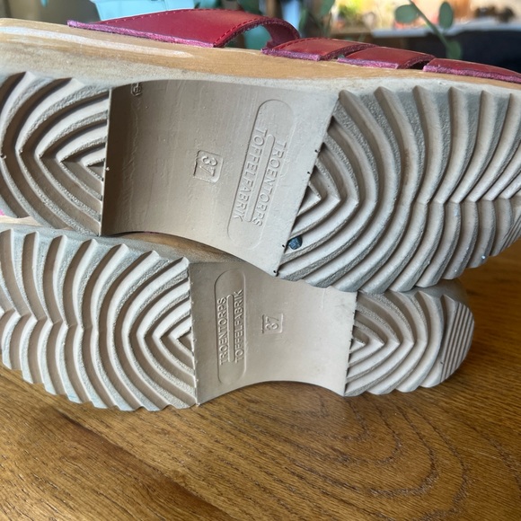 Troentorps red Mary Jane clog size 37 - Picture 7 of 7